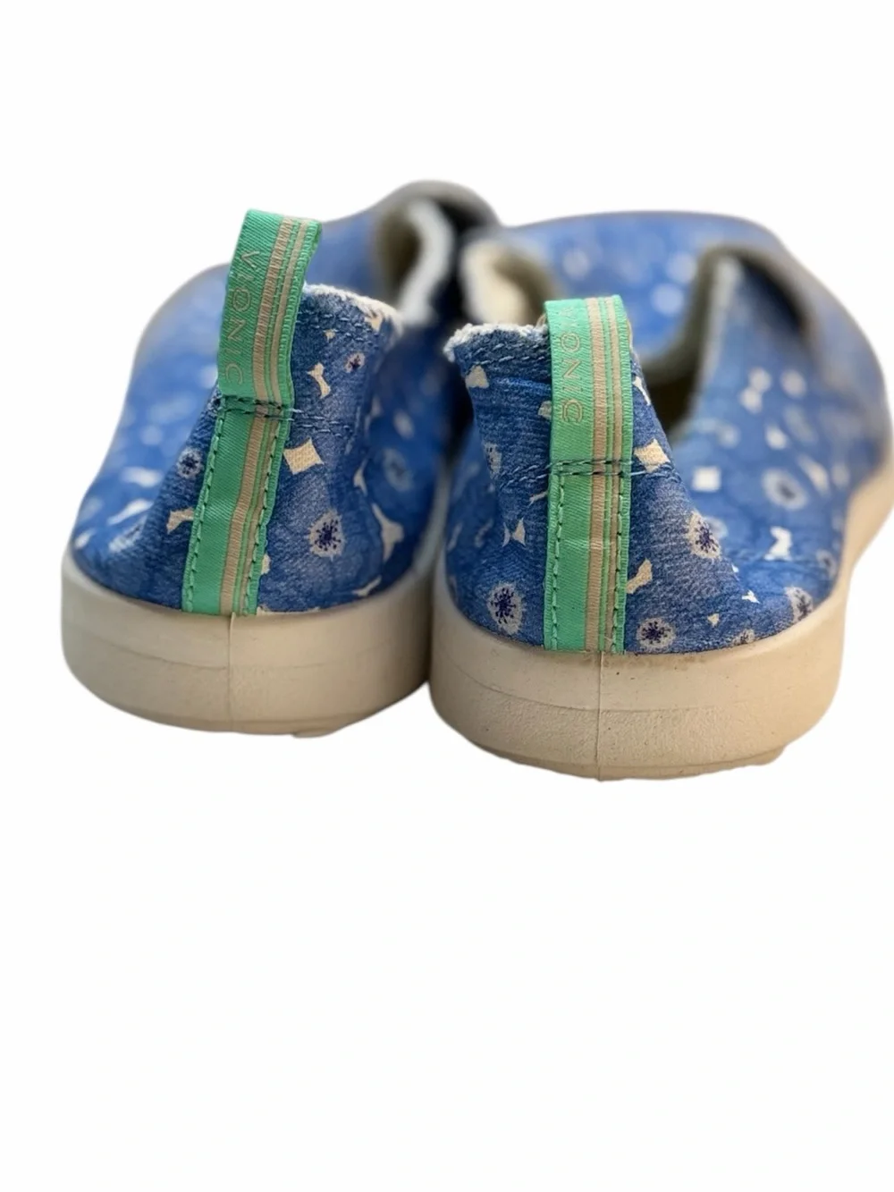 Vionic Beach Malibu Blue Floral Print Slip On Shoes NWT Women’s 7.5W - Picture 4 of 9